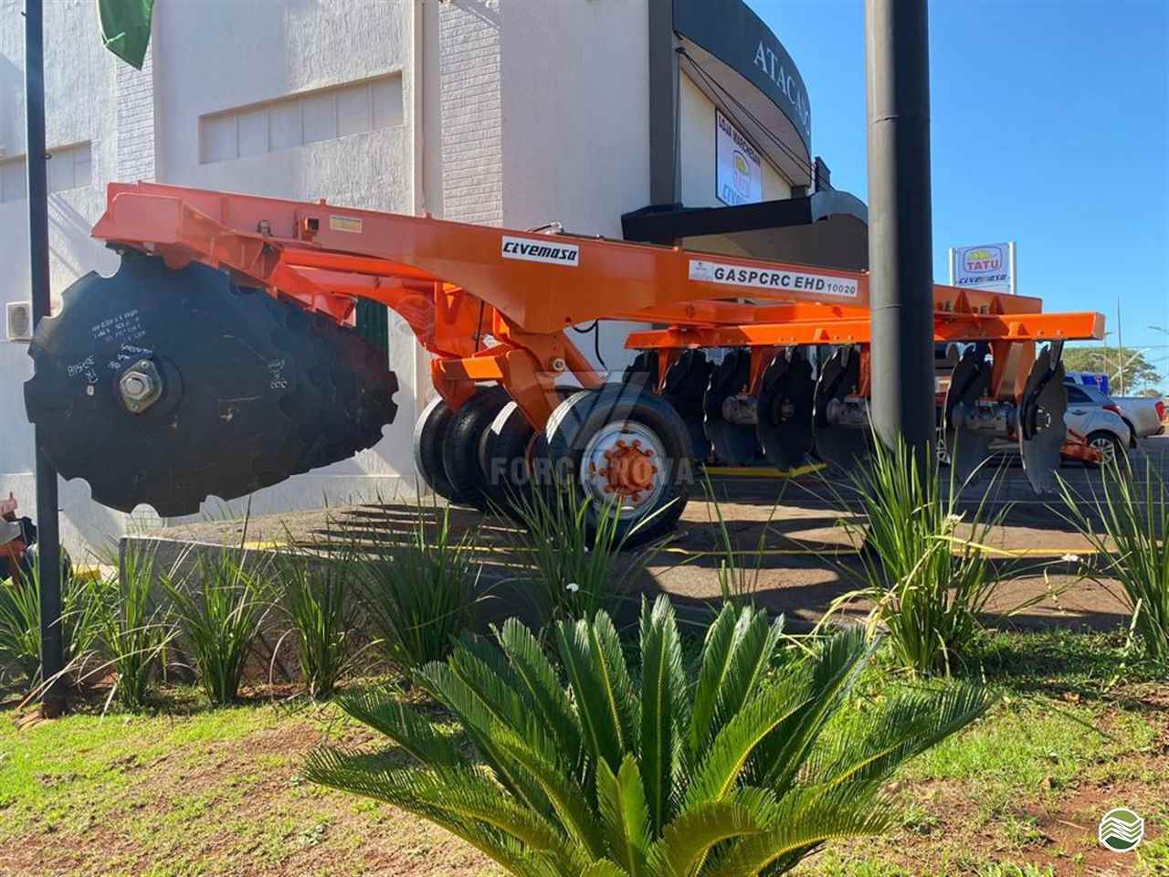 IMPLEMENTOS AGRICOLAS GRADE ARADORA ARADORA 16 DISCOS Força Nova Agrícola DOURADOS MATO GROSSO DO SUL MS